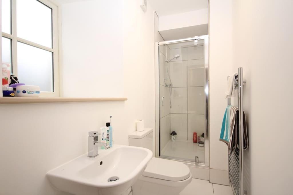 4 Bedroom House, Central Ulverston Ngoại thất bức ảnh